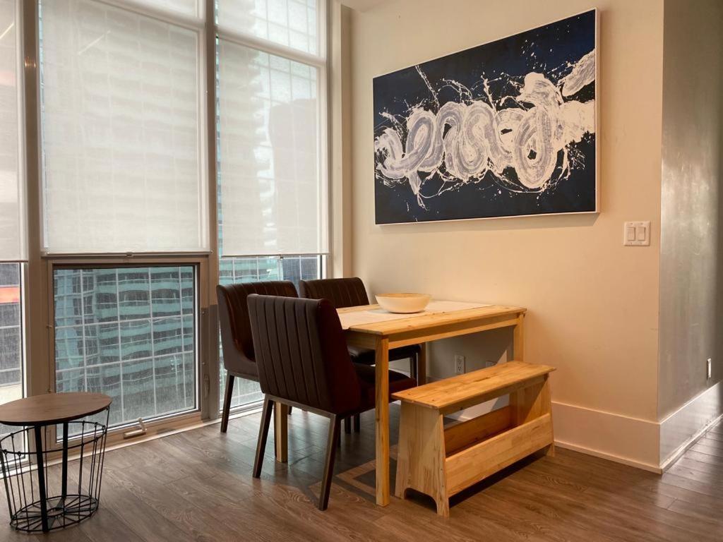 Grand View 2Br/2Ba Condos Cn Tower,Union,Tiff/Mtcc โตรอนโต ภายนอก รูปภาพ