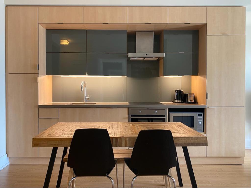 Grand View 2Br/2Ba Condos Cn Tower,Union,Tiff/Mtcc โตรอนโต ภายนอก รูปภาพ
