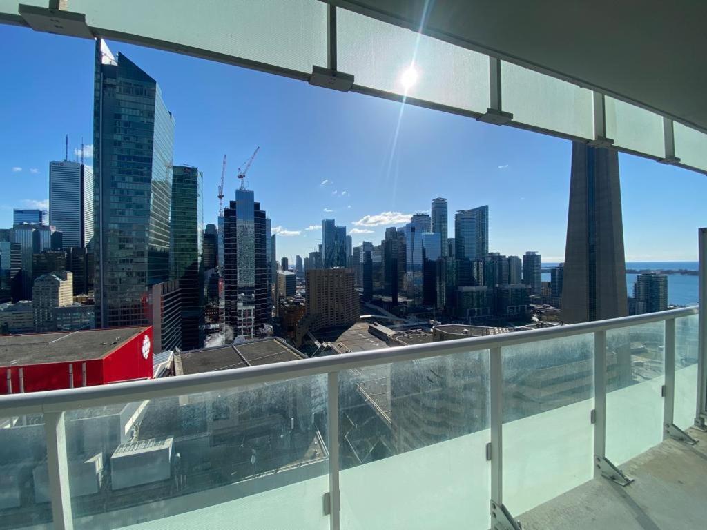 Grand View 2Br/2Ba Condos Cn Tower,Union,Tiff/Mtcc โตรอนโต ภายนอก รูปภาพ