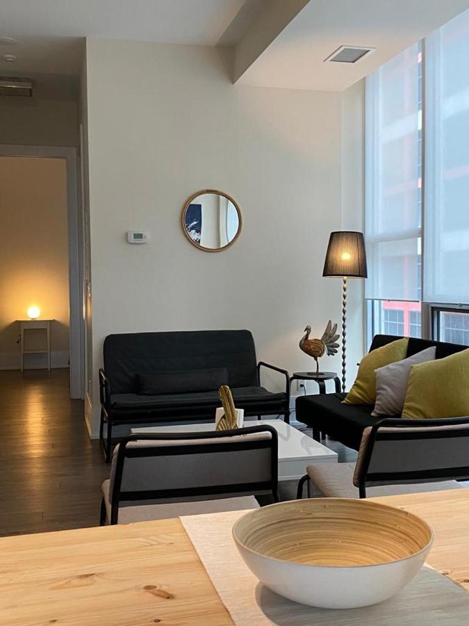 Grand View 2Br/2Ba Condos Cn Tower,Union,Tiff/Mtcc โตรอนโต ภายนอก รูปภาพ