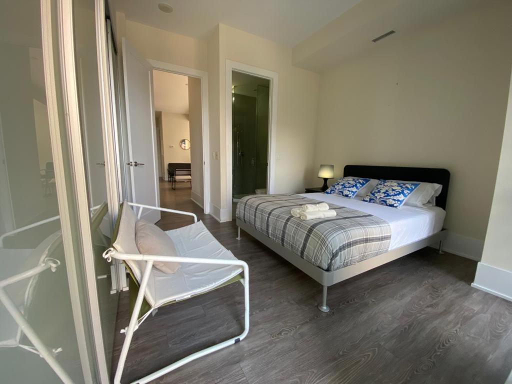 Grand View 2Br/2Ba Condos Cn Tower,Union,Tiff/Mtcc โตรอนโต ภายนอก รูปภาพ
