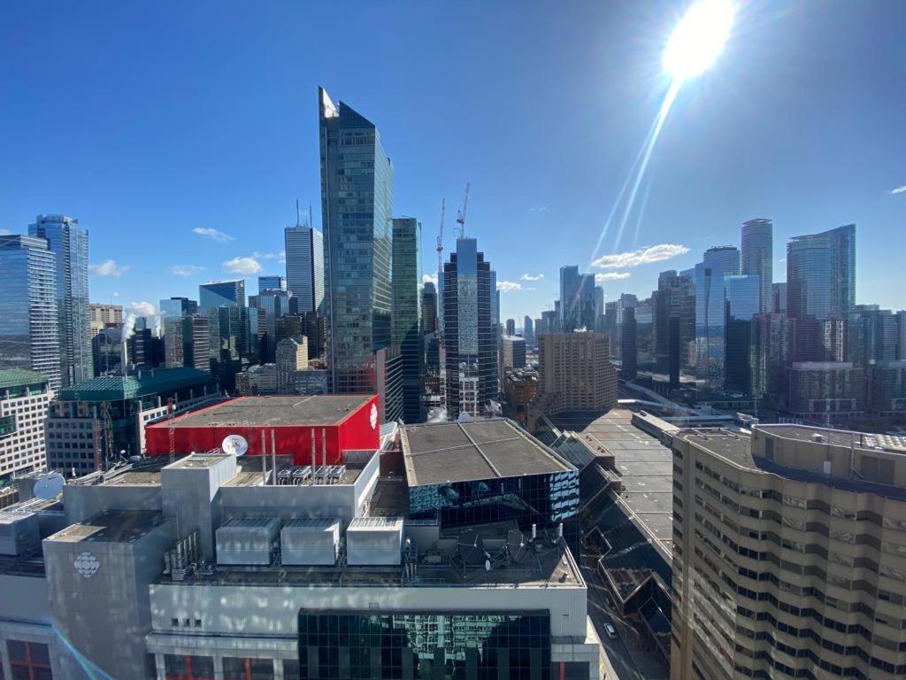 Grand View 2Br/2Ba Condos Cn Tower,Union,Tiff/Mtcc โตรอนโต ภายนอก รูปภาพ
