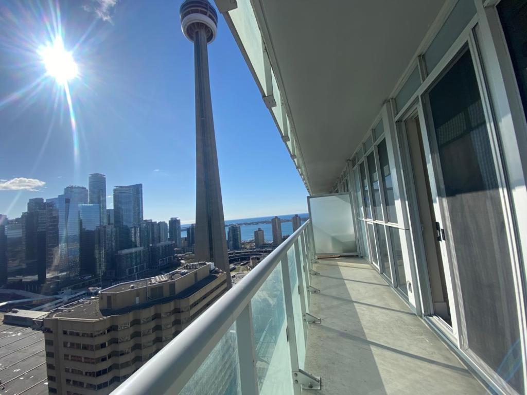 Grand View 2Br/2Ba Condos Cn Tower,Union,Tiff/Mtcc โตรอนโต ภายนอก รูปภาพ