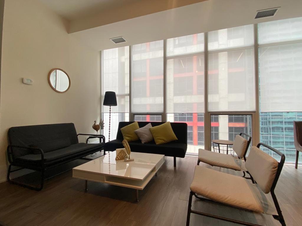 Grand View 2Br/2Ba Condos Cn Tower,Union,Tiff/Mtcc โตรอนโต ภายนอก รูปภาพ
