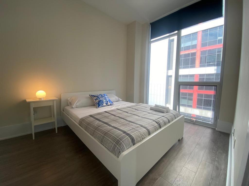 Grand View 2Br/2Ba Condos Cn Tower,Union,Tiff/Mtcc โตรอนโต ภายนอก รูปภาพ